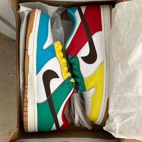 Nike NWT dunks women’s 7 youth 5.5 - Picture 1 of 6